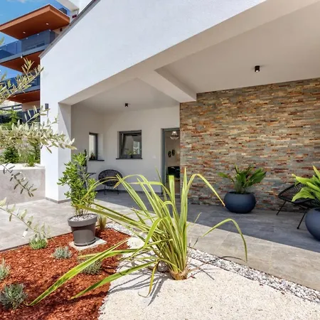 Design M Villa Pula